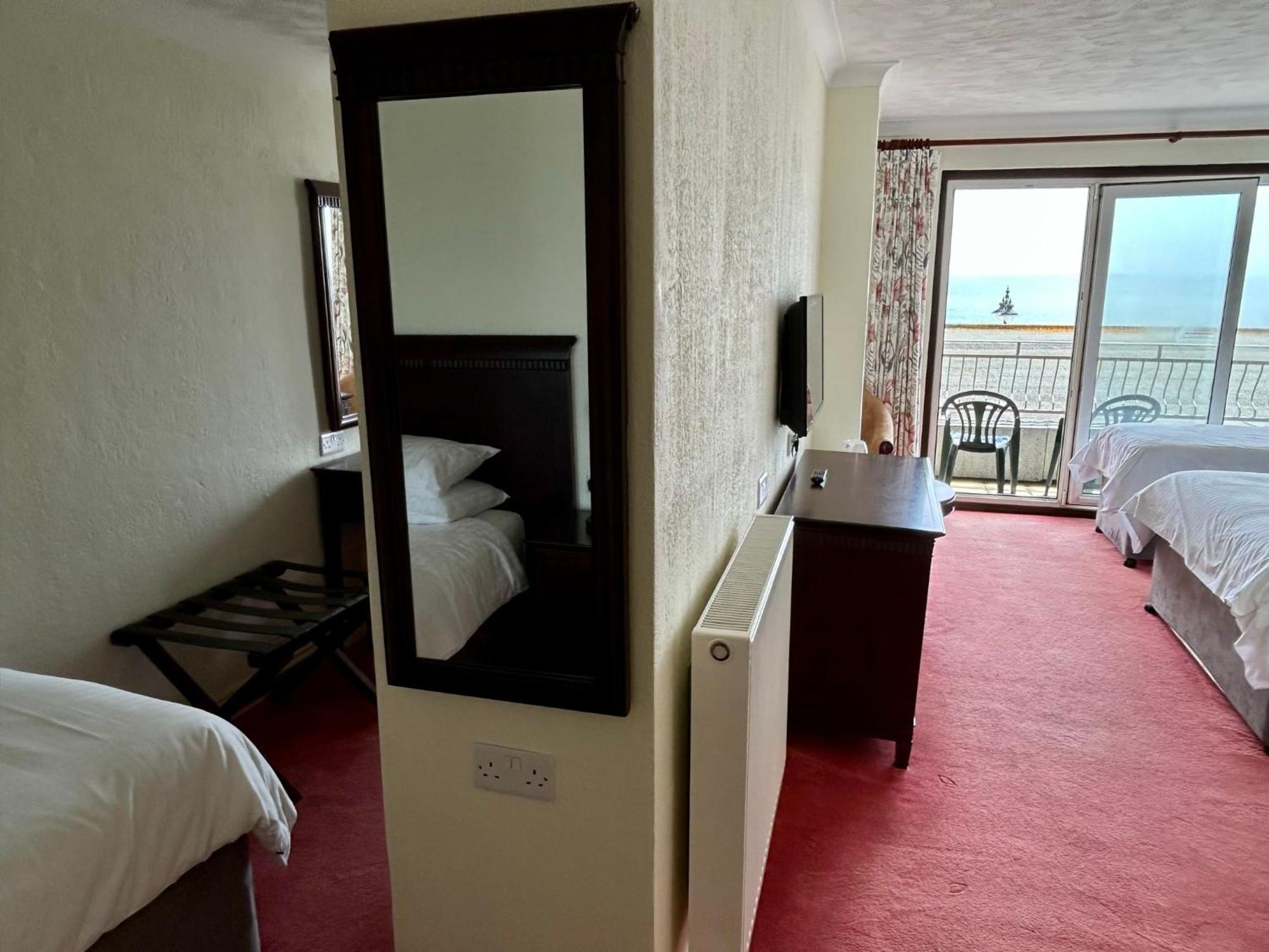 Regent Court - Seafront, Sandown - Free Car Ferry For Bookings Of 3 Or More Nights, Subject To Availability Camera foto